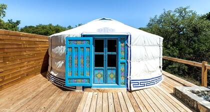 Peaceful Couples Yurt with Hot Tub in Dripping Springs, Texas
