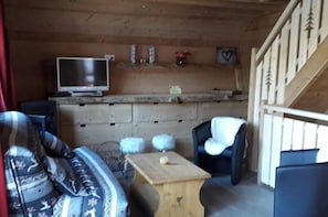 Chalet with Jacuzzi | Free WiFi