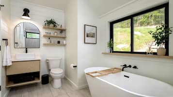 Jetted bath, towels