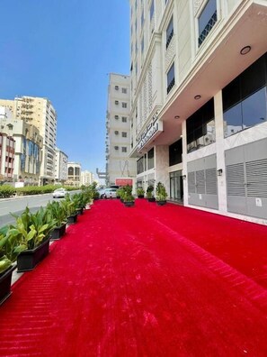 واجهة المنشأة