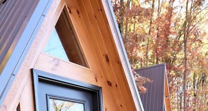 Lovely Rural Cabin Nestled Among Nature by Tappan Lake in Ohio