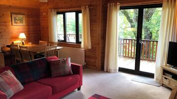 ์ํผ๋ฆฌ์ด ์บ๋น, ์นจ์ค 3๊ฐ (Lodge 5. NO Pets - With Hot tub) | ๋ค๋ฆฌ๋ฏธ/๋ค๋ฆฌ๋ฏธํ, ๋ฌด๋ฃ ์ ์์ฉ ์นจ๋, ์ฌํ์ฉ ์๊ธฐ์นจ๋, ๋ฌด๋ฃ ์ ์ ์ธํฐ๋ท