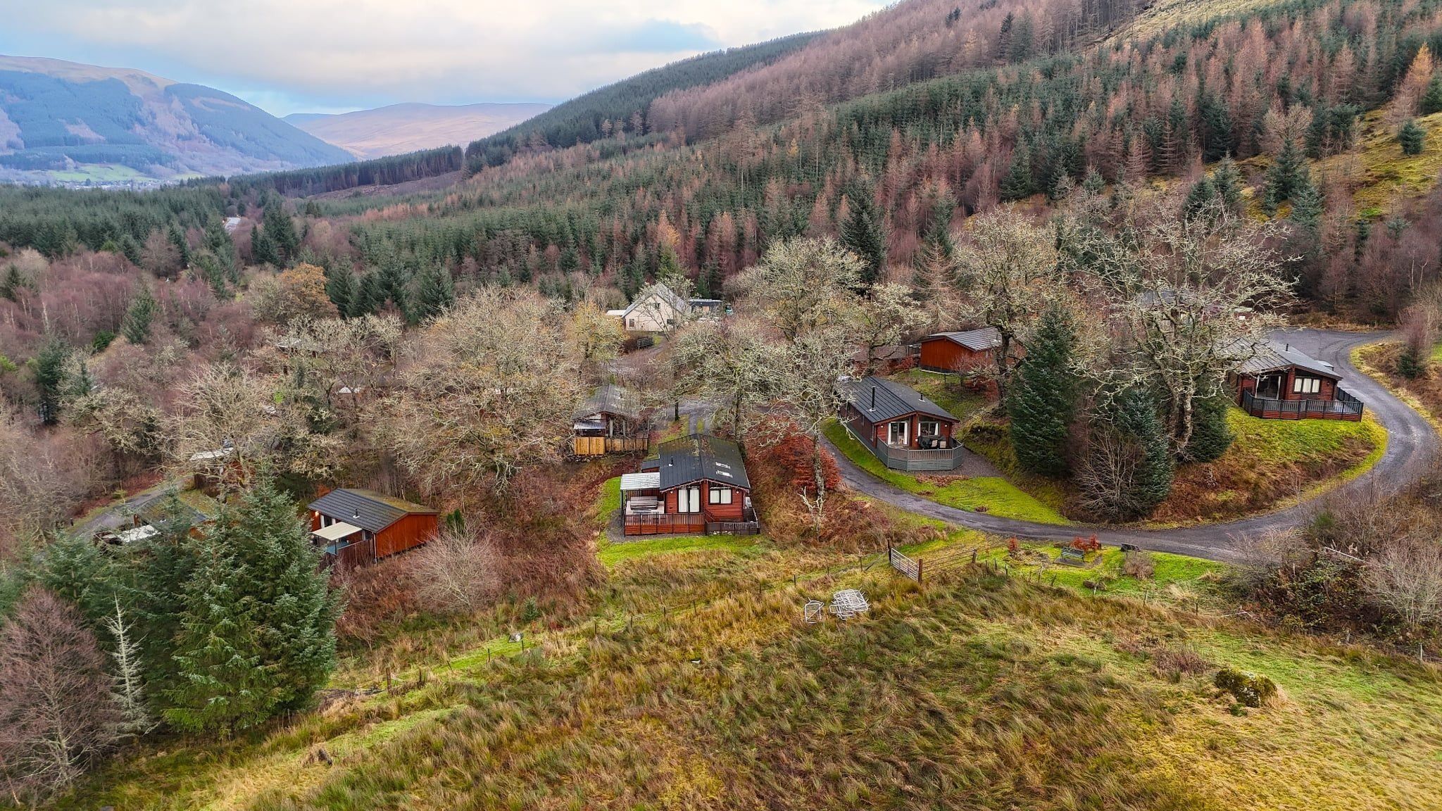 Iron/ironing board, free wired internet, bed sheets