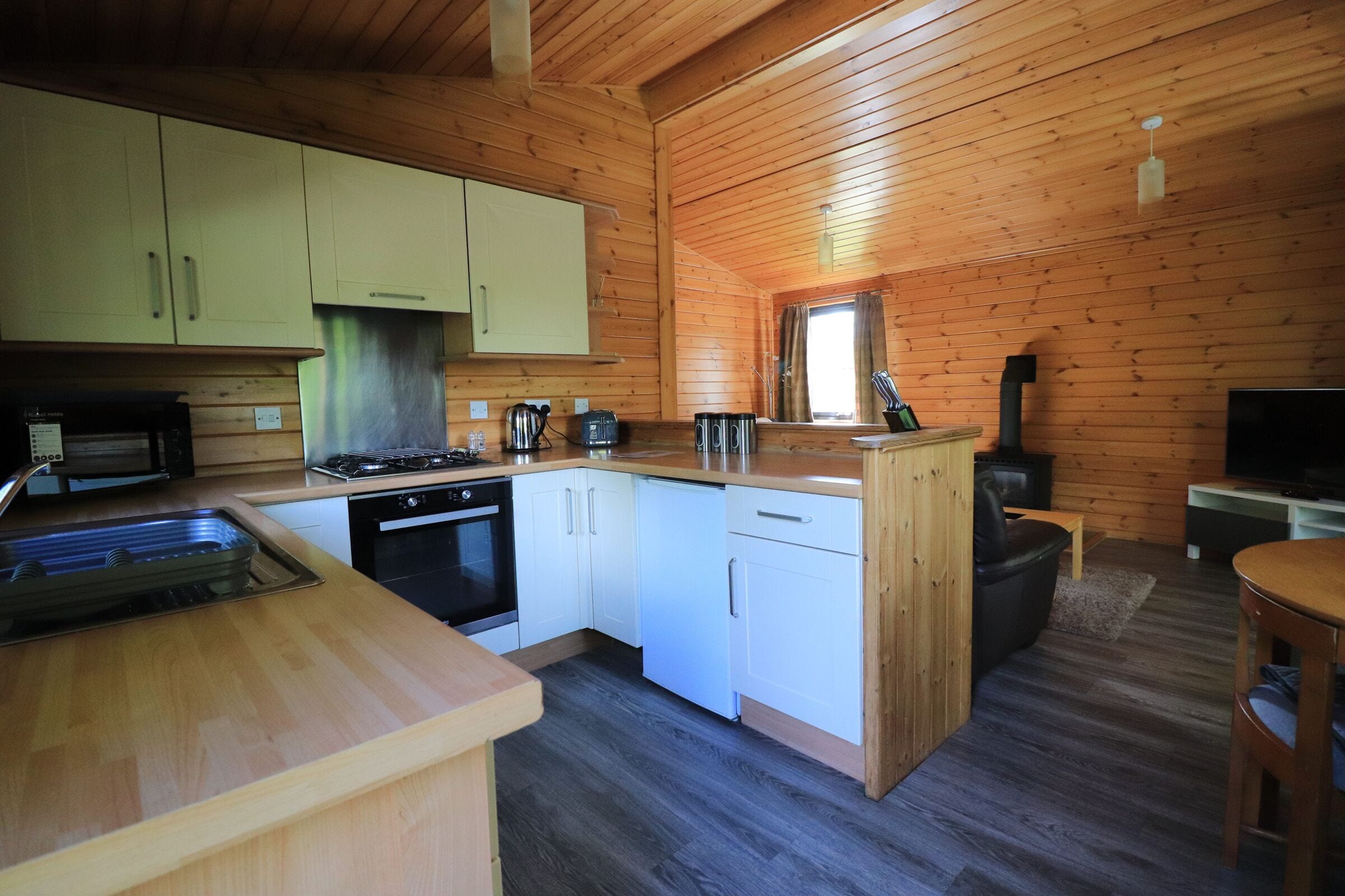 Iron/ironing board, free cots/infant beds, travel cot