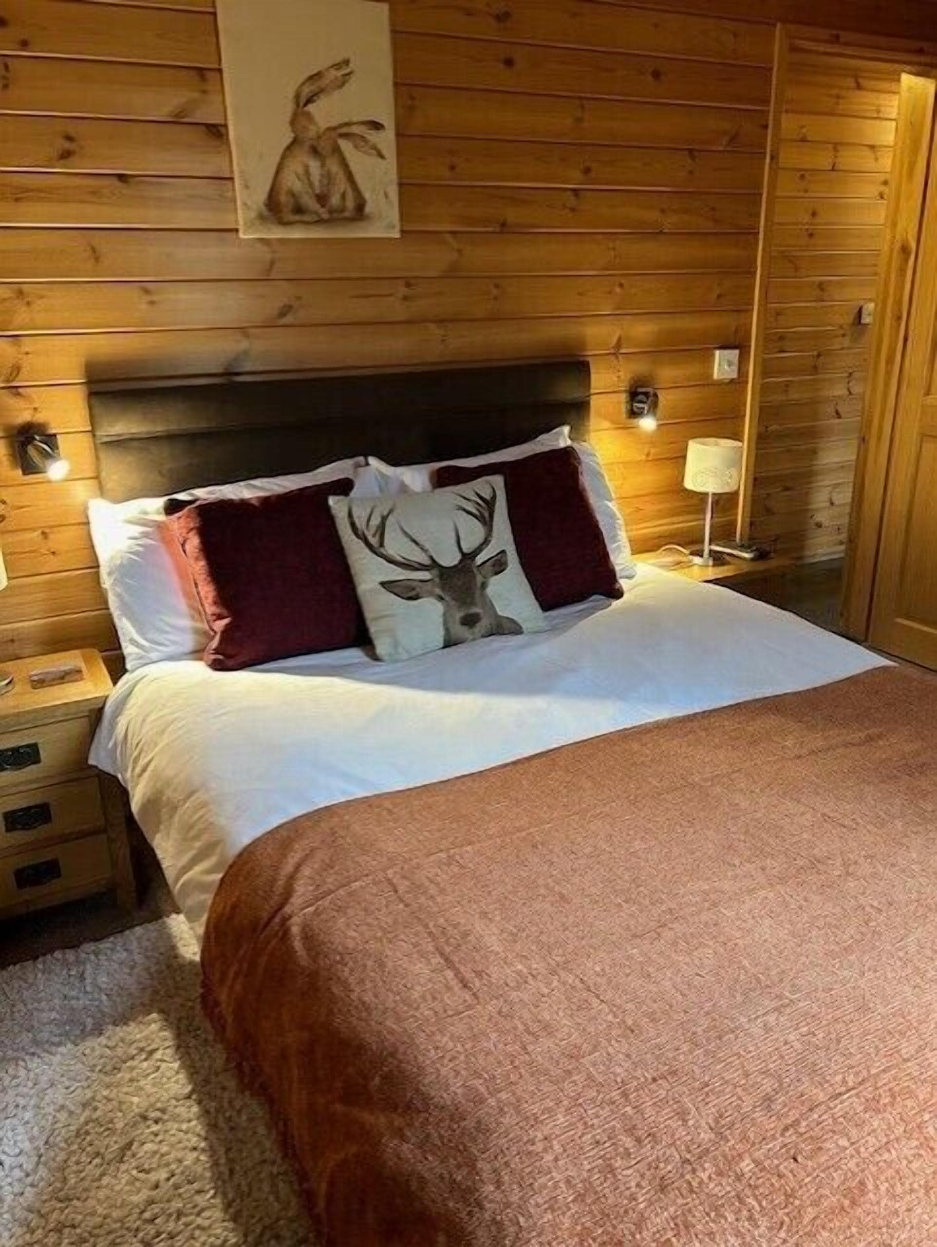 Stuga Superior - 3 sovrum (Lodge 6. Pets - With Hot tub) | Strykjärn/strykbräda, gratis barnsängar och resesäng