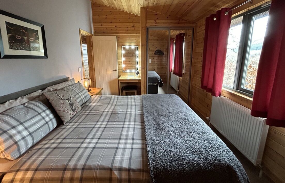 Stuga - 2 sovrum (Lodge 11. NO Pets - NO Hot tub) | Strykjärn/strykbräda, gratis barnsängar och resesäng