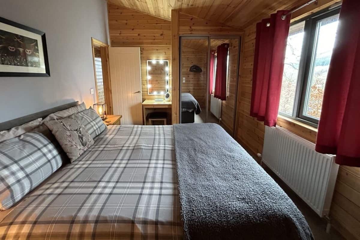 Cabana, 2 quartos (Lodge 11. NO Pets - NO Hot tub) | Ferros/tábuas de passar roupa, berços grátis, berço de viagem