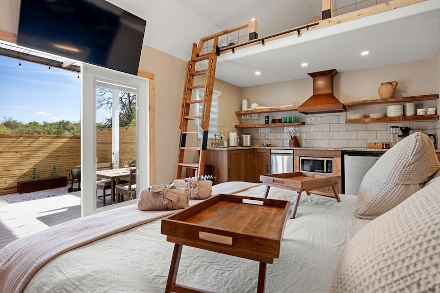 Secluded Luxury Couples Cabin With A Sauna And A Pool, Perfect For A Romantic Weekend In Texas Hill Country - Wimberley, TX