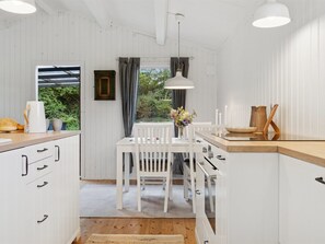Fridge, cookware/dishes/utensils