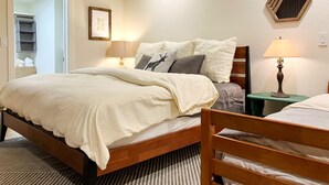 2 habitaciones, tabla de planchar con plancha, wifi y ropa de cama 