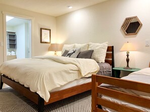 2 bedrooms, iron/ironing board, WiFi, bed sheets