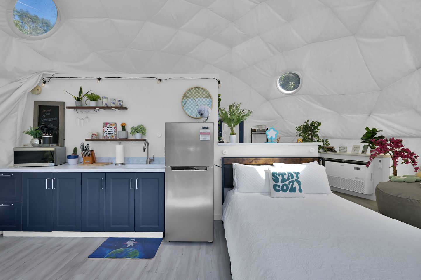 1 bedroom, in-room safe, WiFi, bed sheets