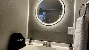 Bathroom - Modern Cabin with  Arcade, Foosball Table and Fire Pit in Meadview, Arizona (Meadview)