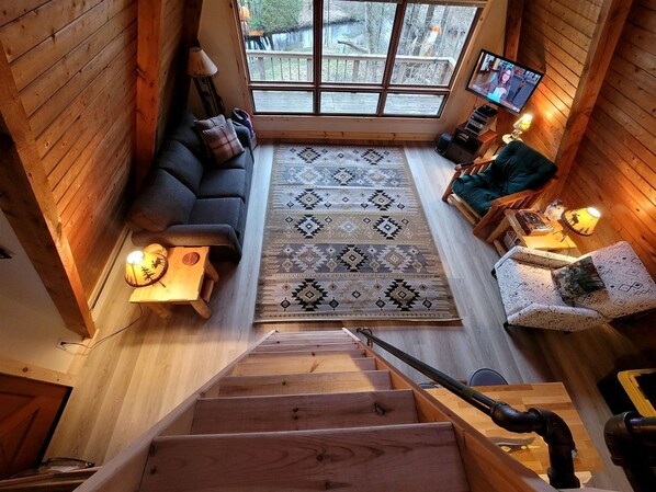 تلفزيون، مشغل دي في دي، مكتبة فيديو، ستيريو