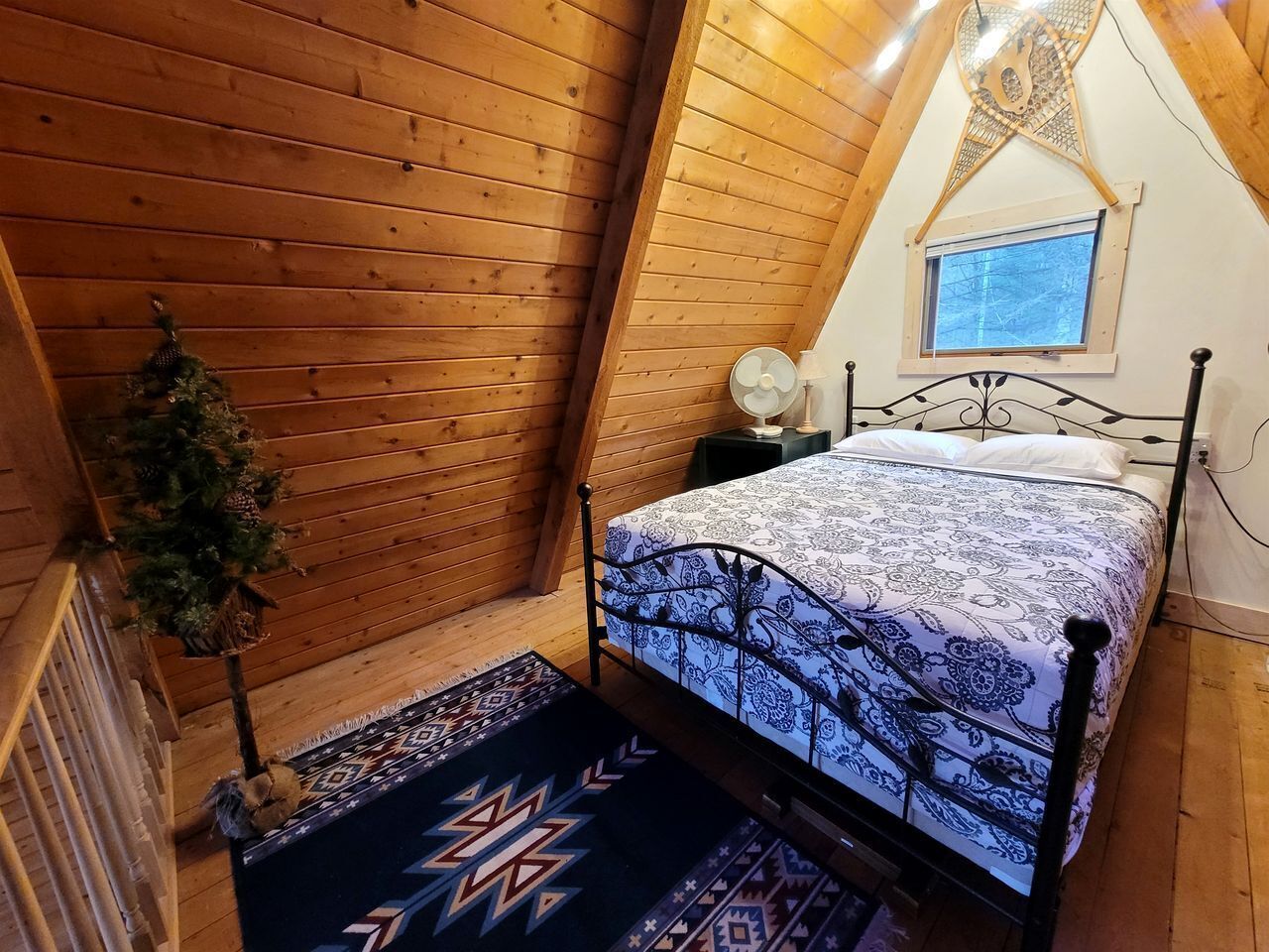 2 bedrooms, bed sheets