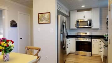 Refrigerador, microondas, parrilla de estufa y lavavajillas