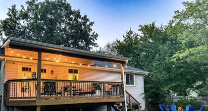Family Cabin with Outdoor Living Areas and Foosball Table in NC