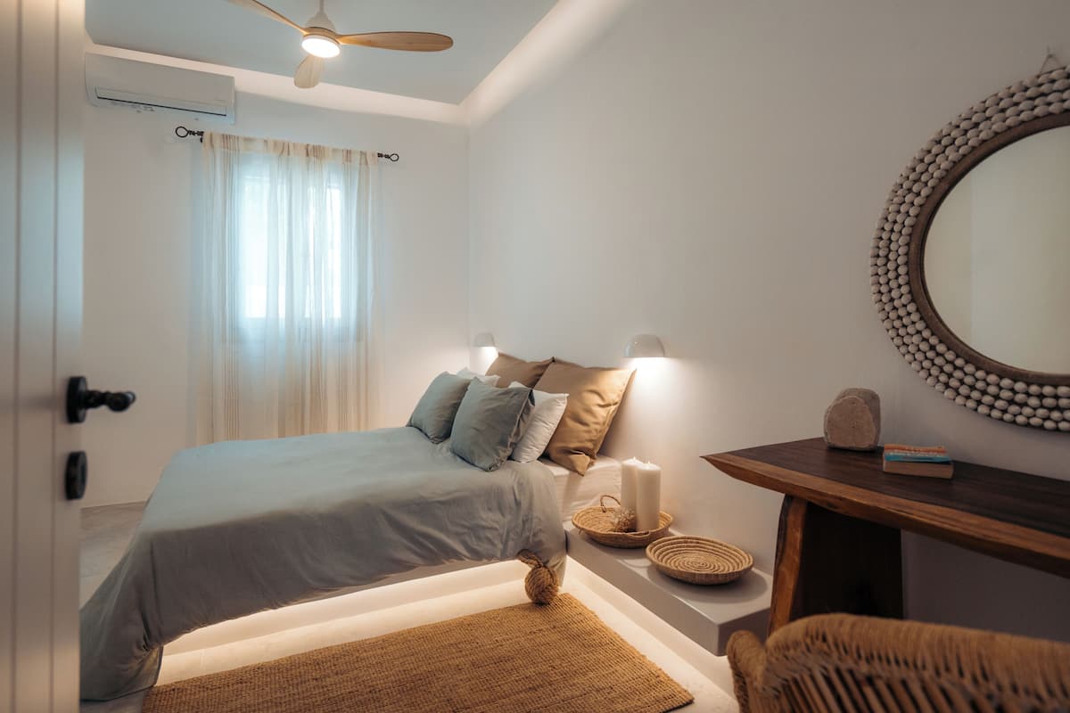 Turquoise | Caja de seguridad en la habitación, cortinas blackout y insonorización