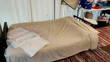 1 chambre, fer et planche Ă  repasser, Wi-Fi, draps fournis