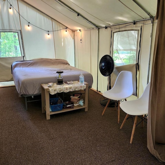 Cozy Treehouse Tent With Forest Trails Near Waterfalls In Cumberland Plateau, Tn - Tennessee