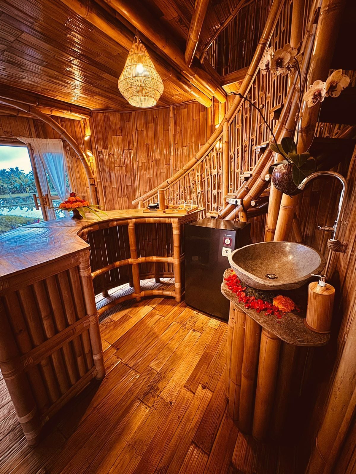 Fridge, coffee/tea maker, electric kettle