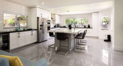 Tropical Paradise | Boat Parking | Pet Friendly