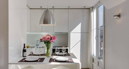 CHAMPS ELYSEES APARTMENT