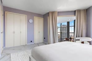 4 chambres, bureau, fer et planche à repasser, accès au Wi-Fi (inclus)