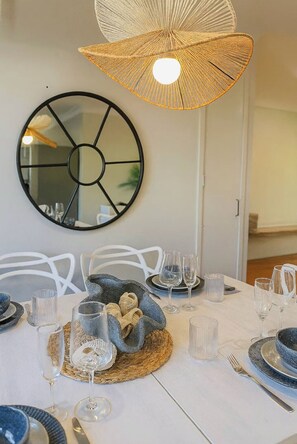 Dining - A Sunday Kind of Stay -  Home Near Manly + Shops (Capalaba)