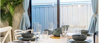 A Sunday Kind of Stay - Home Near Manly + Shops