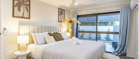 4 chambres, fer et planche à repasser, Wi-Fi, draps fournis