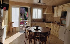 Comfort Apartment, Mountain View | Private kitchen