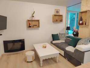 Apartment, Mountain View | Living area - Location MarjoRI (Le Lauzet-Ubaye)