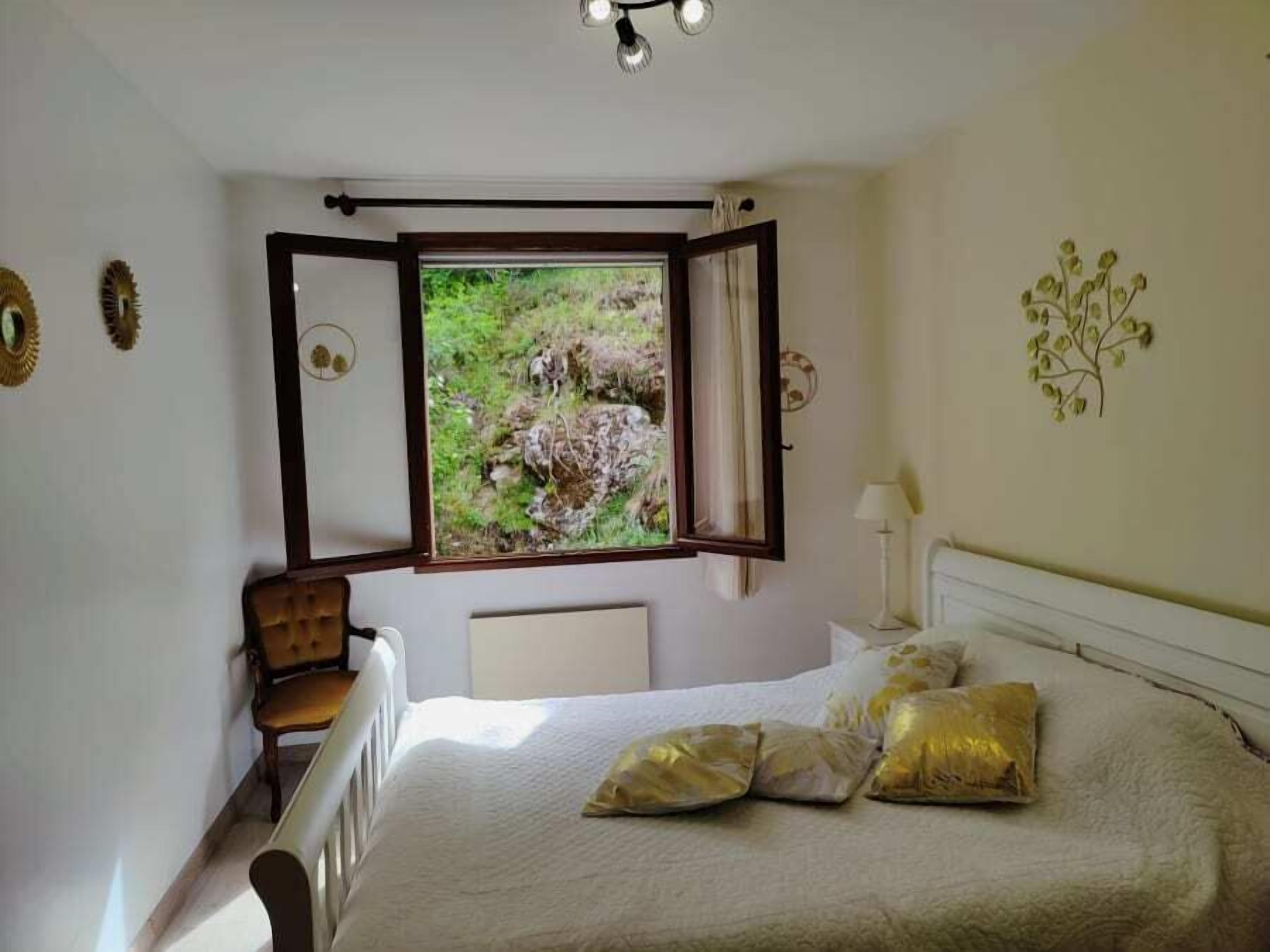 Familienapartment, Bergblick | Individuell dekoriert, individuell eingerichtet, Schreibtisch