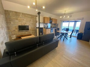 Stuga Classic - utsikt mot bergen | Vardagsrum