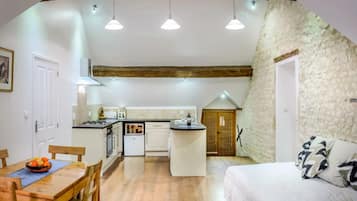 Comfort-huoneisto, parveke, näköala puutarhaan | Oleskelualue