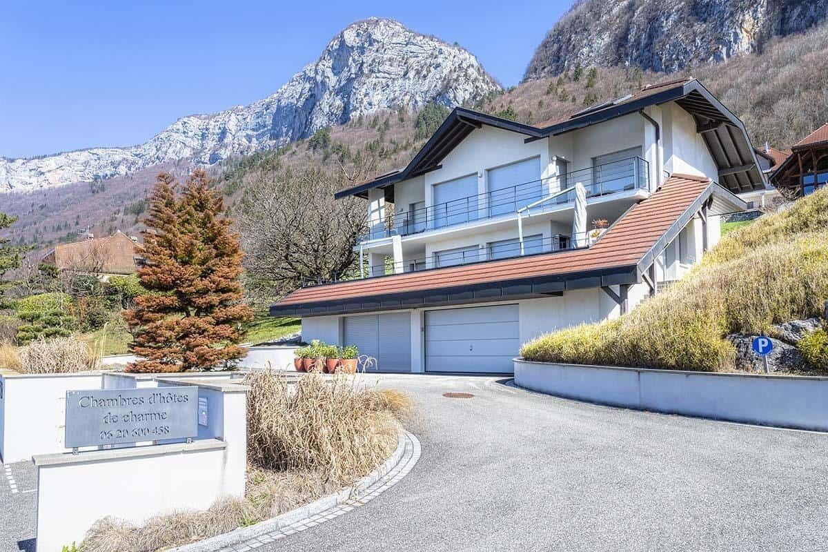 Deluxe House, 4 Bedrooms, Terrace, Lake View | Premium bedding, minibar, individually decorated, individually furnished