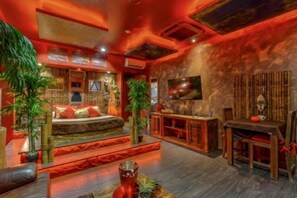 Traditional Suite | Minibar, free WiFi, bed sheets