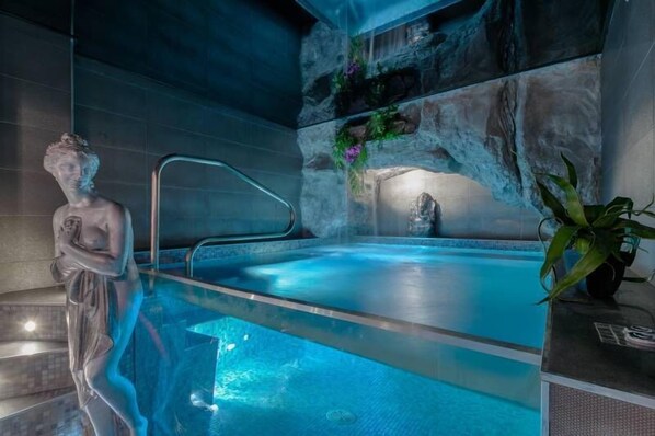Private pool
