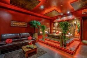 Traditional Suite | Minibar, free WiFi, bed sheets
