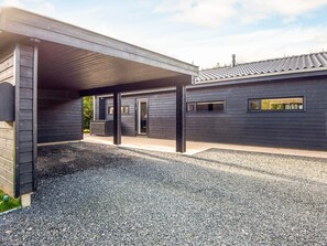 الإطلالة من المنشأة