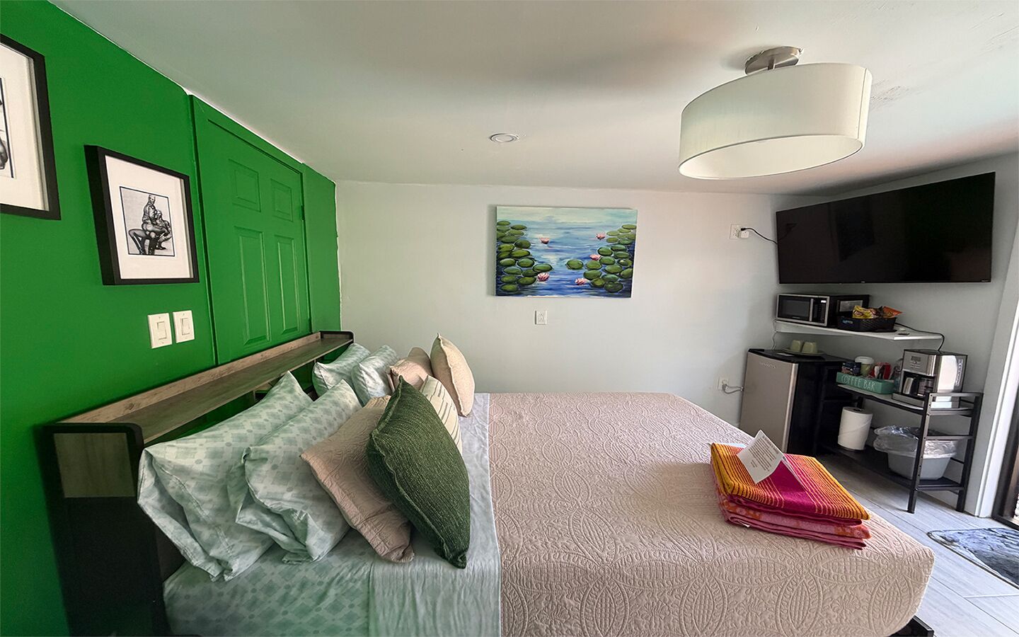 1 bedroom, WiFi, bed sheets