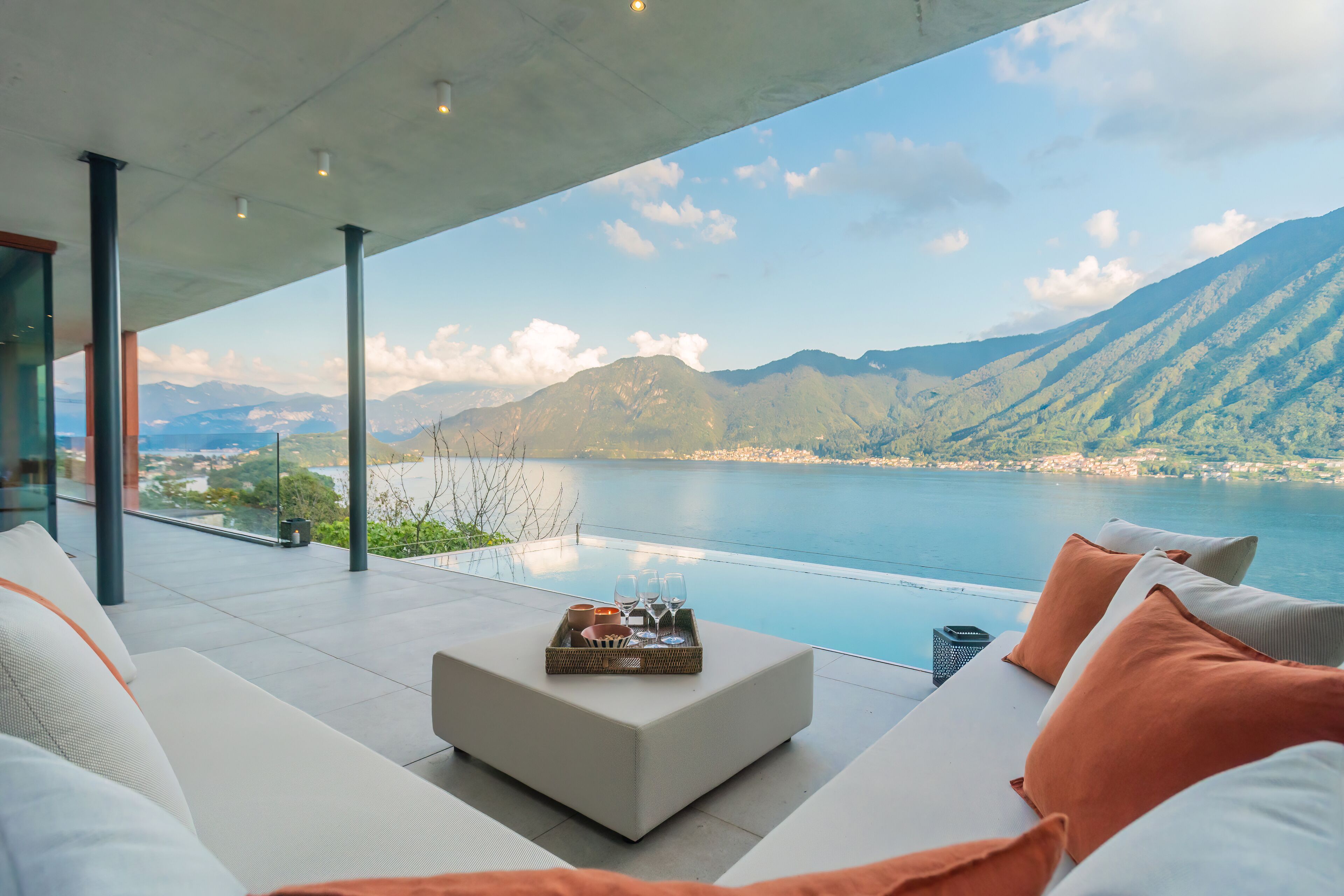 Biệt thự, quang cảnh hồ | Bộ đồ giường cao cấp, chăn bông, bàn ủi/dụng cụ ủi quần áo 