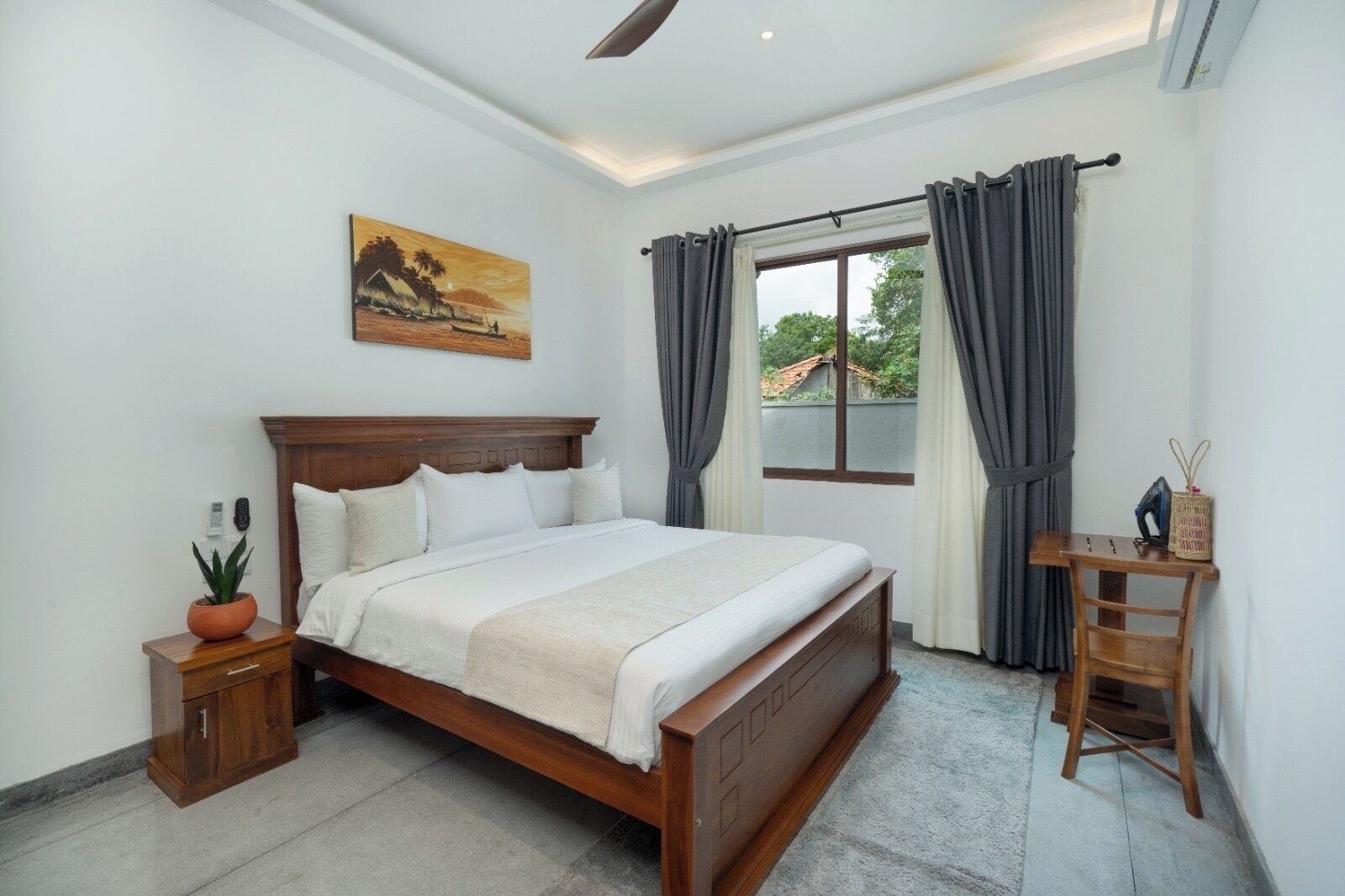 2 bedrooms, in-room safe, iron/ironing board, free WiFi