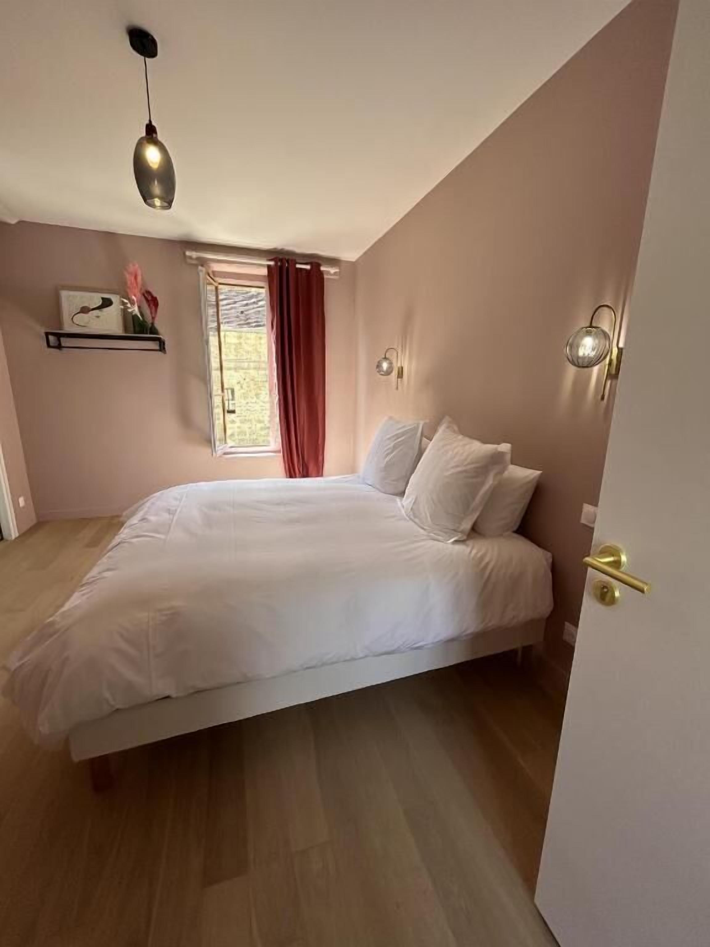 Standard Double or Twin Room | Soundproofing, iron/ironing board, free WiFi