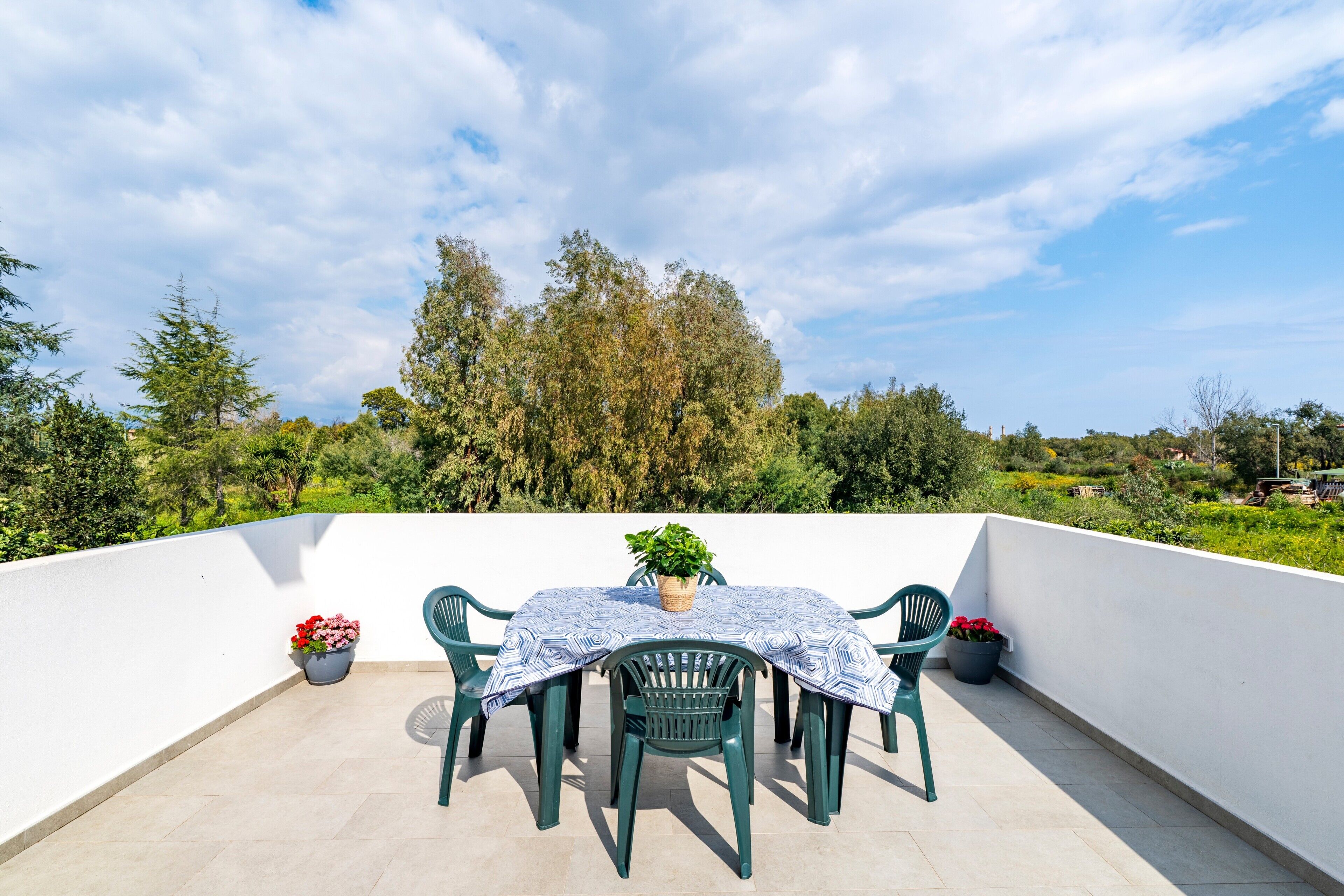 屋外ダイニングエリア