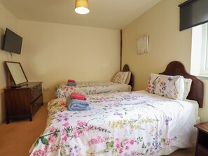 2 bedrooms, individually decorated, individually furnished, free WiFi - Upper Pandy Farm (Welshpool)