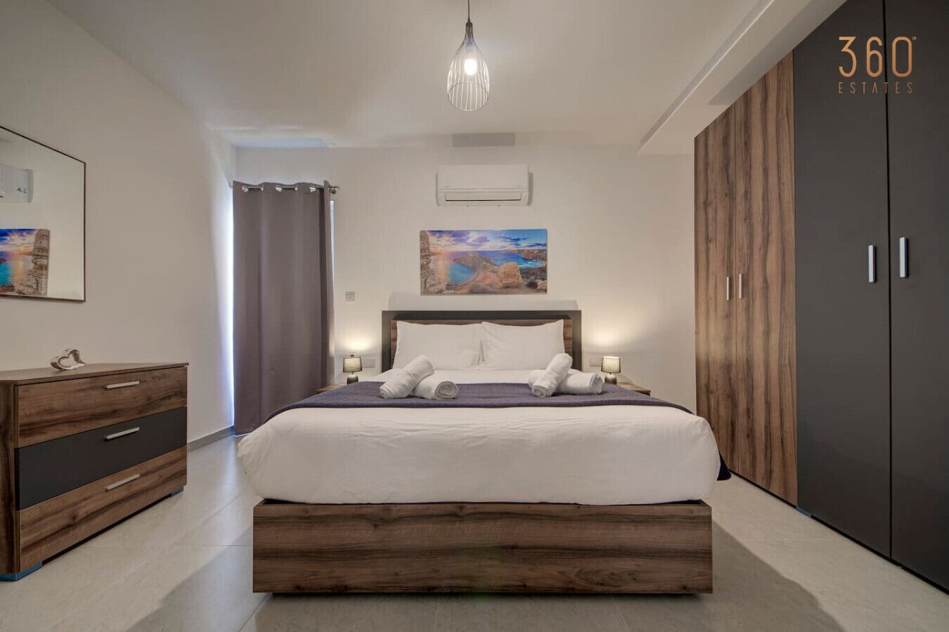 2 bedrooms, desk, iron/ironing board, WiFi