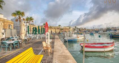 Seaview Marsaxlokk Townhouse, steps from Market!