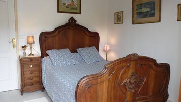 Huis, uitzicht op tuin | Een strijkplank/strijkijzer, gratis wifi